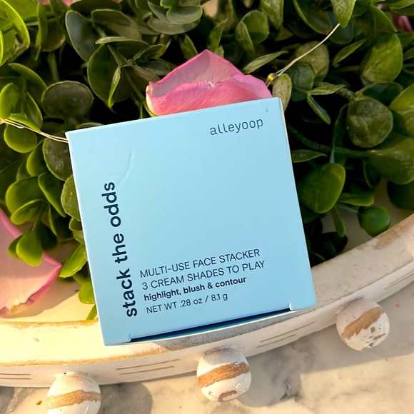 NIB/ALLEYOOP Swivel Stack the Odds palette in Sassy pants color. - Picture 2 of 9